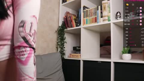 Lisa online show from September 2025 03:52:01 AM