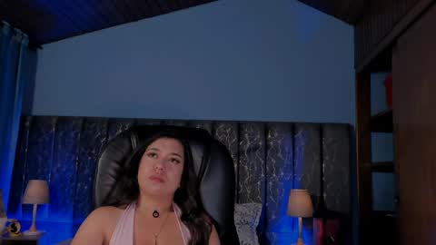 Snapshot of lea_velle chatting on April 2026 07:45:01 AM Lea Velle online show from April 2026 07:45:01 AM