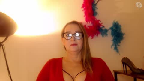 Snapshot of leadesire chatting on January 2025 03:04:01 PM LEA online show from January 2025 03:04:01 PM