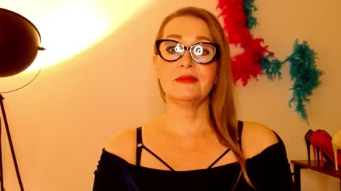 Snapshot of leadesire chatting on February 2025 03:05:02 PM LEA online show from February 2025 03:05:02 PM