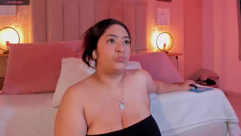 Leah online show from November 2025 01:54:01 PM