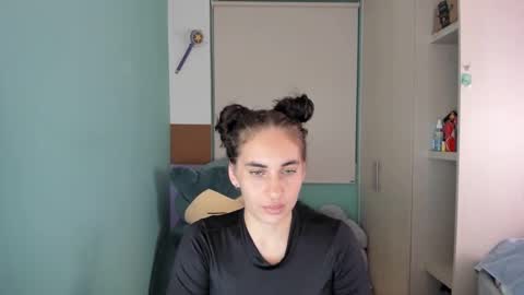 Laura online show from January 2025 12:53:01 AM