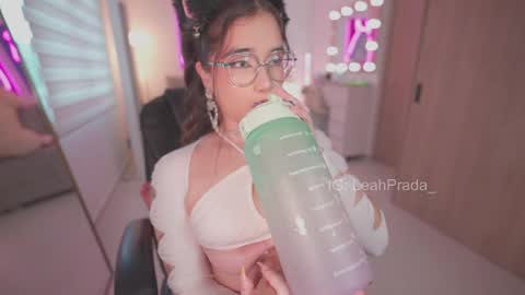 Snapshot of leahprada_ chatting on May 2026 10:17:01 PM Instagram Leahprada online show from May 2026 10:17:01 PM