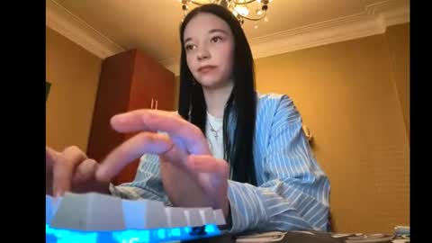 Eliza online show from March 2026 04:02:02 PM