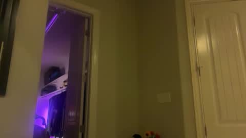 leanneluxecouple online show from February 2026 11:40:01 AM