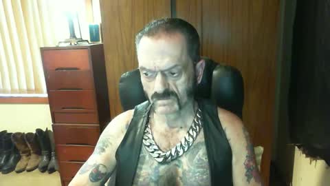 leathergreaser online show from December 2024 10:25:02 PM