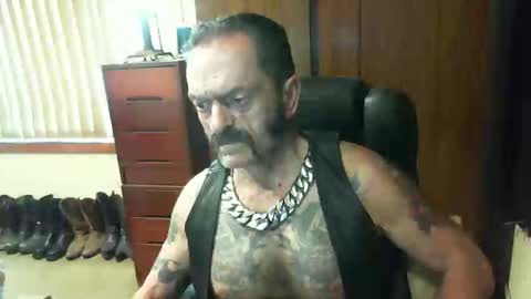 leathergreaser online show from December 2024 10:23:02 PM
