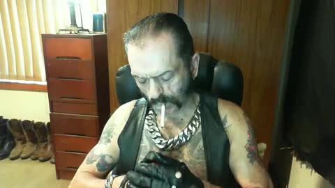leathergreaser online show from January 2025 10:01:01 PM