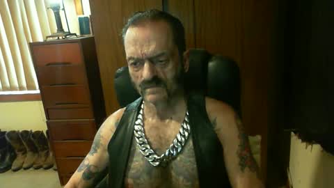 leathergreaser online show from February 2025 12:11:01 AM