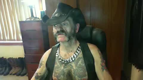 leathergreaser online show from September 2025 02:04:02 AM