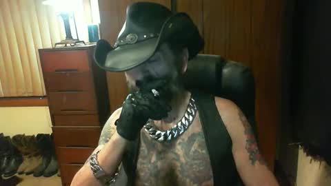 leathergreaser online show from October 2025 05:41:02 PM