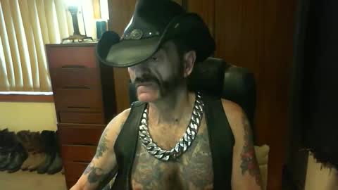 leathergreaser online show from October 2025 08:08:02 PM