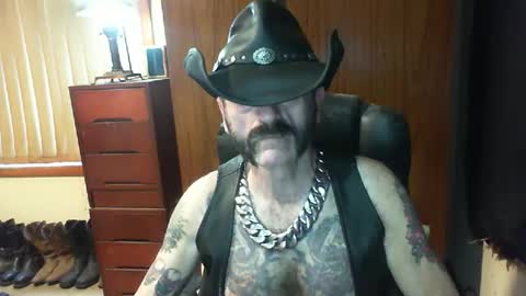 leathergreaser online show from December 2025 07:43:01 PM
