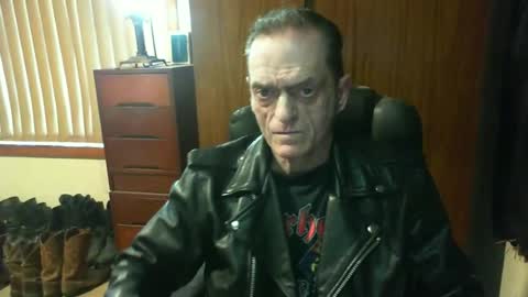Snapshot of leathergreaser chatting on June 2026 10:12:02 PM leathergreaser online show from June 2026 10:12:02 PM