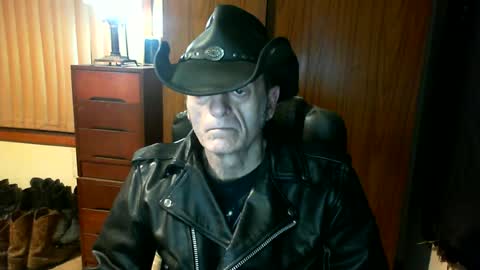 Snapshot of leathergreaser chatting on July 2026 04:40:01 PM leathergreaser online show from July 2026 04:40:01 PM