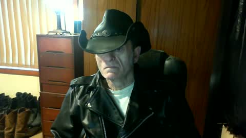 Snapshot of leathergreaser chatting on July 2026 11:44:01 PM leathergreaser online show from July 2026 11:44:01 PM
