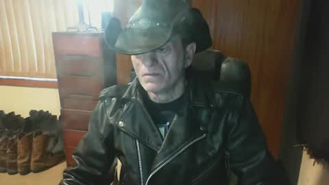 Snapshot of leathergreaser chatting on July 2026 09:54:01 PM leathergreaser online show from July 2026 09:54:01 PM