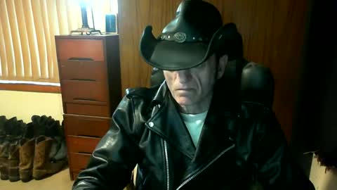 Snapshot of leathergreaser chatting on July 2026 06:05:01 AM leathergreaser online show from July 2026 06:05:01 AM