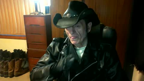 Snapshot of leathergreaser chatting on July 2026 06:47:02 AM leathergreaser online show from July 2026 06:47:02 AM
