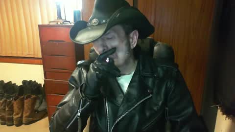 Snapshot of leathergreaser chatting on July 2026 07:29:02 PM leathergreaser online show from July 2026 07:29:02 PM