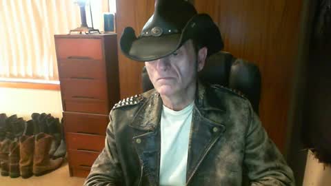 Snapshot of leathergreaser chatting on July 2026 06:06:01 AM leathergreaser online show from July 2026 06:06:01 AM