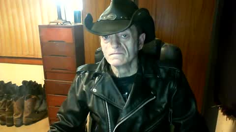 Snapshot of leathergreaser chatting on July 2026 08:02:01 PM leathergreaser online show from July 2026 08:02:01 PM