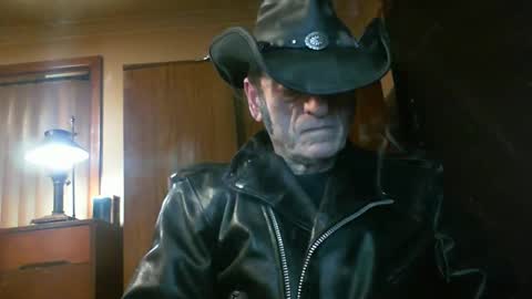 Snapshot of leathergreaser chatting on July 2026 09:05:02 PM leathergreaser online show from July 2026 09:05:02 PM