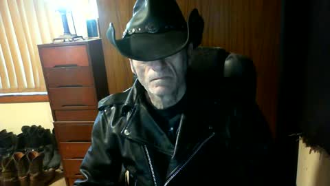 Snapshot of leathergreaser chatting on July 2026 09:28:02 PM leathergreaser online show from July 2026 09:28:02 PM
