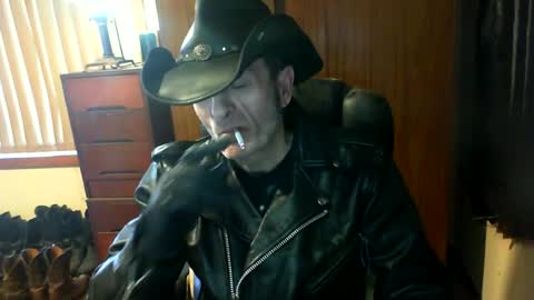 Snapshot of leathergreaser chatting on July 2026 12:57:01 AM leathergreaser online show from July 2026 12:57:01 AM
