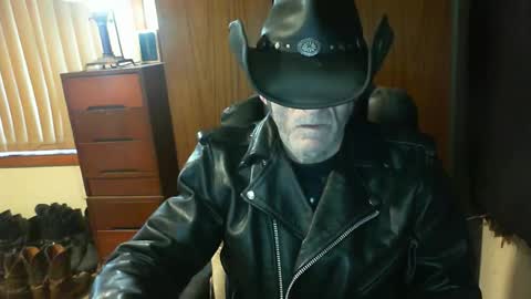 Snapshot of leathergreaser chatting on July 2026 09:31:02 PM leathergreaser online show from July 2026 09:31:02 PM