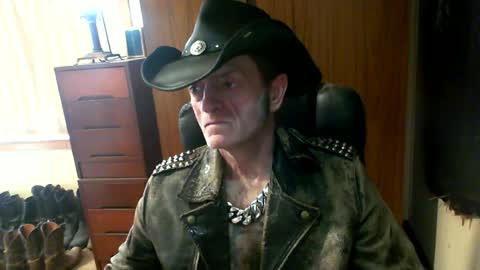 Snapshot of leathergreaser chatting on July 2026 05:00:02 AM leathergreaser online show from July 2026 05:00:02 AM