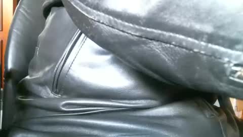 Snapshot of leathermotocross001 chatting on September 2025 02:40:01 PM Leathermotocross online show from September 2025 02:40:01 PM