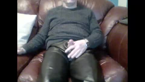 leatherpants68 online show from February 2026 07:56:01 PM