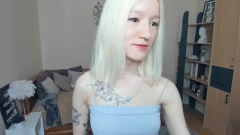Snapshot of leeannabranaugh chatting on June 2026 08:07:01 AM Jenny online show from June 2026 08:07:01 AM