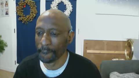 Snapshot of leeguy_hugedick chatting on April 2026 06:14:01 AM Ebony DeafGuy online show from April 2026 06:14:01 AM