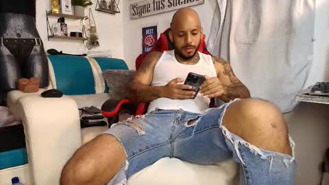 leenar_key online show from December 2025 12:45:01 PM