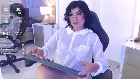 Snapshot of leethompson_ chatting on January 2025 02:58:02 PM Leet  online show from January 2025 02:58:02 PM