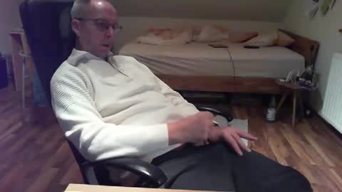 Dave online show from January 2025 04:10:01 PM