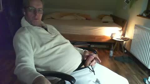 Dave online show from February 2025 11:54:01 PM