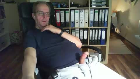 Snapshot of lefti27 chatting on January 2026 12:25:01 AM Dave online show from January 2026 12:25:01 AM