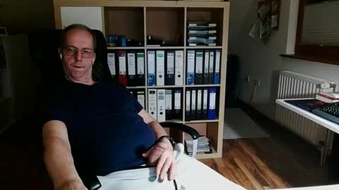 Snapshot of lefti27 chatting on February 2026 10:42:01 PM Dave online show from February 2026 10:42:01 PM