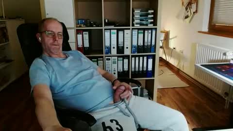 Snapshot of lefti27 chatting on April 2026 10:07:02 PM Dave online show from April 2026 10:07:02 PM