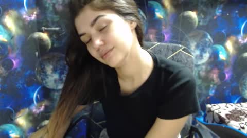 Liya online show from November 2025 07:03:01 PM