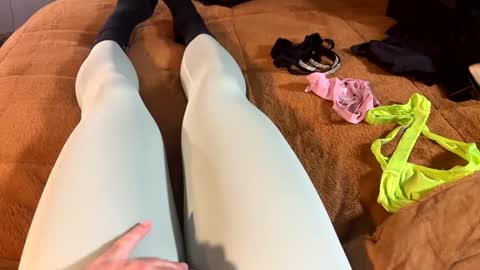 Snapshot of leggingslover7 chatting on December 2024 01:06:01 PM leggingslover7 online show from December 2024 01:06:01 PM