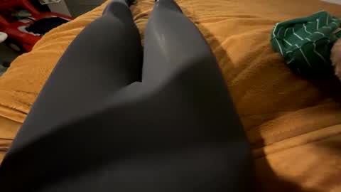 Snapshot of leggingslover7 chatting on February 2025 06:35:01 PM leggingslover7 online show from February 2025 06:35:01 PM