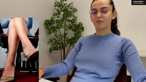 Elle  online show from November 2025 08:46:01 AM