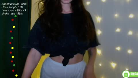 hey Im Leia and I love rock  online show from March 2025 06:16:01 PM