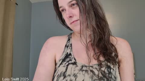 Leia Swift online show from February 2025 07:49:01 PM