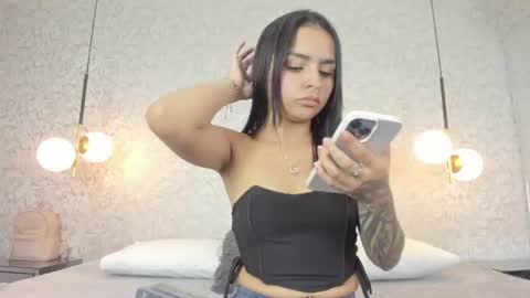 Snapshot of leigh_angels chatting on July 2026 09:38:01 PM LEIGH ANGELS online show from July 2026 09:38:01 PM