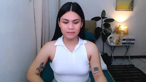 Snapshot of leighcortesi chatting on June 2026 12:11:01 PM Cailey online show from June 2026 12:11:01 PM